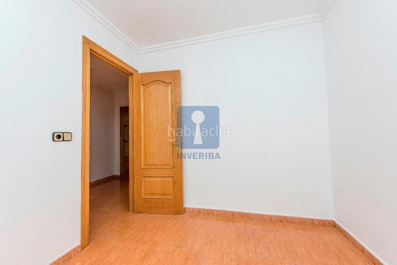 Foto c69dabe8-1556-4927-af1e-8dc9c3175f46. Etagenwohnung mit heizung in Centre Rubí