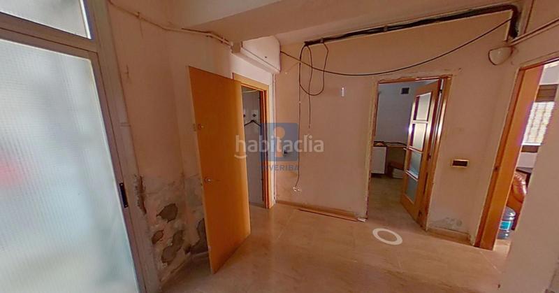 Foto e94b1f4a-98db-49c3-ac45-a0fb2db0f1c8. Piso inmueble ilegalmente okupado situado en la calle duero 26, bajos 1 , , barcelona en Sabadell