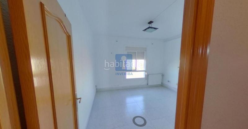 Foto b7d4797f-a422-4373-aab8-c3ff0df9abb2. Piso inmueble okupado situado en la calle torners , , barcelona en Sabadell