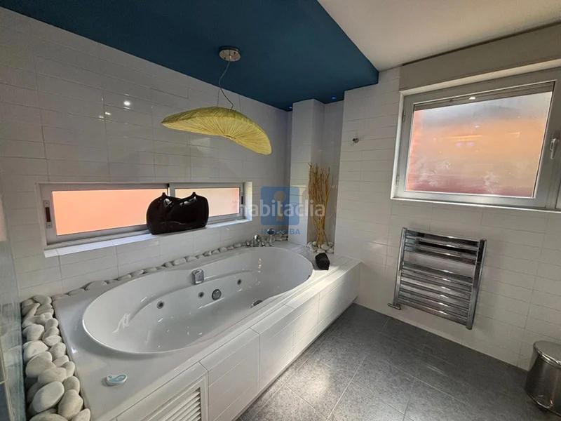 Foto b130c103-26d6-43b2-b233-a28c3e40da60. Chalet magnífica casa en venta , barcelona. en Montmar Castelldefels