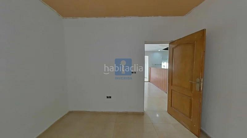 Foto 7d441eb4-8649-4559-83fd-727c3b4d10ba. Casa amb piscina a Olesa de Montserrat