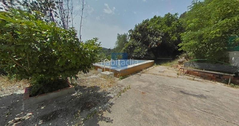 Foto f45a7b05-1505-409d-aaf6-c2565217f3e9. Casa amb piscina a Olesa de Montserrat