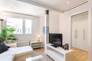 Alquiler Piso  Embajadores. Piso reformado de 2 dormitorios y 2 baños