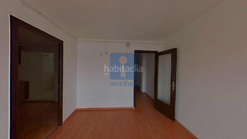 Foto f226f492-0f09-4f62-a970-a07d3aa033f8. Pis a Ajuntament-Maragall Ripollet