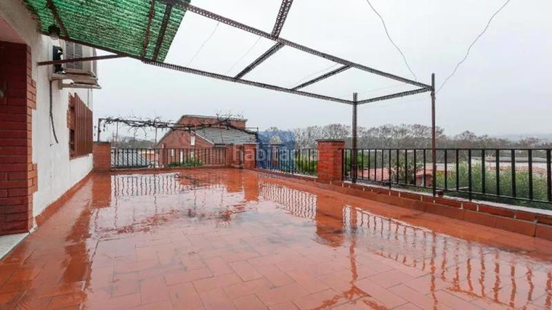 Foto ff1bd77d-7ada-44b3-9a41-81b0dac3ba19. Pis amb calefacció aparcament a Can Vallhonrat Rubí