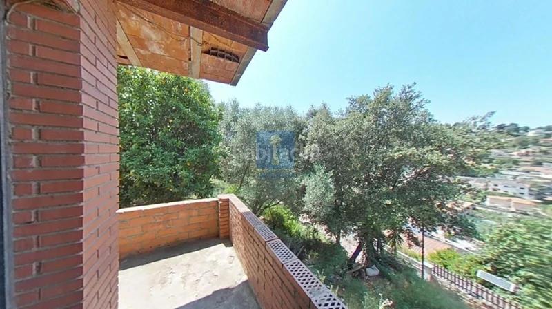 Foto b8e72676-2541-45ba-b122-461437a06ca2. Casa in Corbera de Llobregat