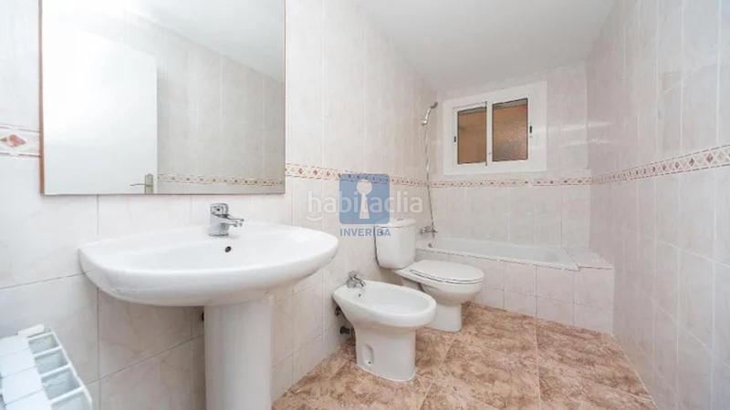 Foto 608a1d00-7e4b-46b0-9971-a98485204669. Piso  en venta en calle travau, , en Turó de la Peira Barcelona