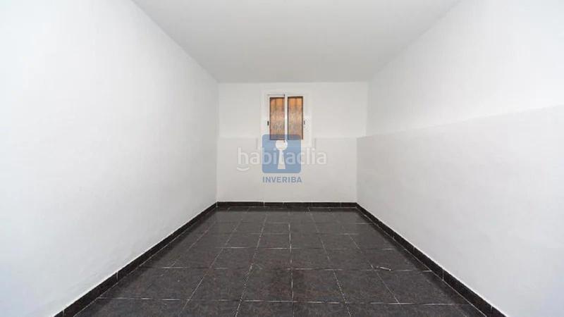 Foto 8b9fb933-accb-4b34-bbfb-b7cbf3bbbad0. Piso  en venta en calle travau, , en Turó de la Peira Barcelona
