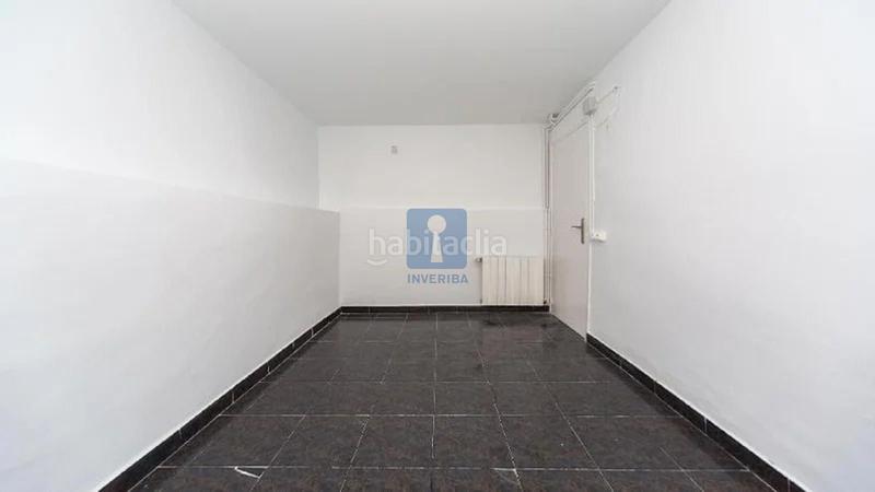 Foto c7dec352-39a6-4852-82fb-4e95b627f2c2. Piso  en venta en calle travau, , en Turó de la Peira Barcelona