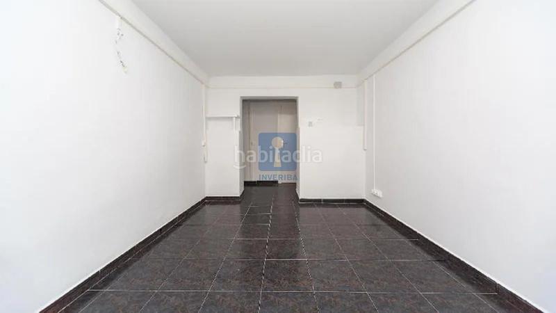 Foto ed87c0d4-4c23-41a5-b149-9ada5528fc5f. Piso  en venta en calle travau, , en Turó de la Peira Barcelona