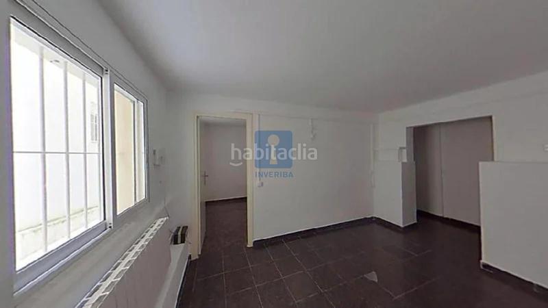 Foto f019cd06-4eb4-4909-b73b-5b0421b2a1aa. Piso  en venta en calle travau, , en Turó de la Peira Barcelona