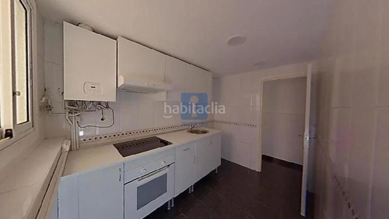 Foto f8410696-9120-4c5f-8f36-50f1be6eb245. Piso  en venta en calle travau, , en Turó de la Peira Barcelona