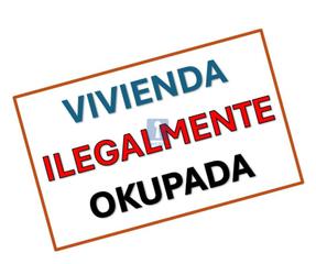 Pis  Magnolies. Inmueble ilegalmente okupado   situado en la plaza magnolies 13,