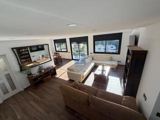 Chalet  Llobregat. Moderna casa con apartamento independiente, eficiencia energétic