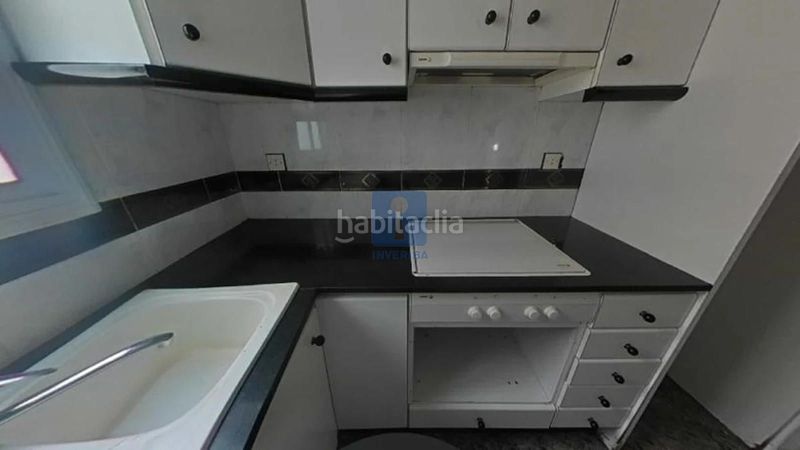Foto 65bef9a7-4e69-471c-a2ee-2c2cb2927f7f. Pis a La Salut Badalona