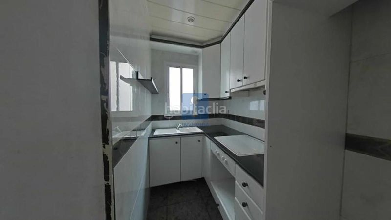 Foto fd99b874-6d18-4347-8a47-bebb5117be8a. Pis a La Salut Badalona