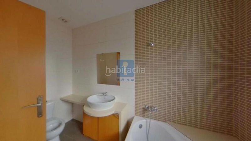 Foto dd1c0628-cd20-4473-8072-93b030054b45. Casa adossada a Can Parellada Terrassa