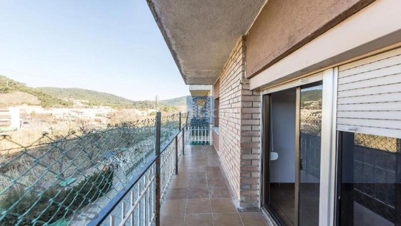 Foto db712bb5-7eb9-476e-a599-eec716d6d4b3. Àtic a Nord Oest - Can Noguera Garriga (La)