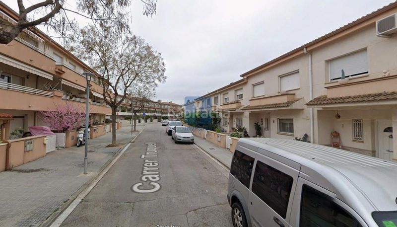 Foto dc12a8c1-fdf9-4298-b6b3-74219b8c5a65. Casa adossada amb aparcament a Nucli Urbà Esparreguera