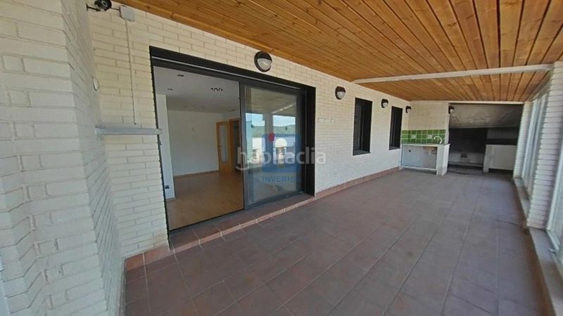 Foto dd3a8061-c2f8-4e23-aecd-e5be259a4b5f. Àtic amb calefacció piscina a Corbera de Llobregat