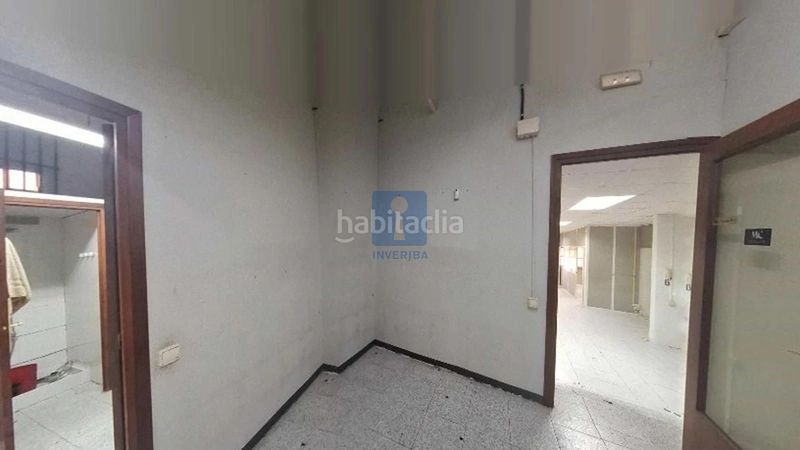 Foto ca8319ec-e18d-44b8-b775-ec78f28d04b5. Local comercial a Barri de les Corts Barcelona