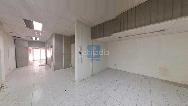Foto ed8524a7-c270-4da0-8571-530daa925336. Local comercial a Barri de les Corts Barcelona