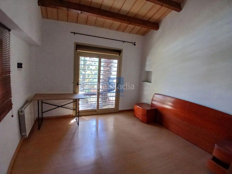 Foto 0299d3f0-2d99-4445-81dd-cc322147a1c5. Casa adossada amb calefacció aparcament piscina a Sabadell
