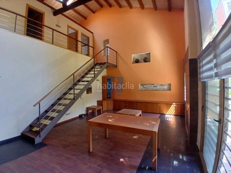 Foto 43fa691d-9021-40a8-9a2e-13813f133802. Casa adossada amb calefacció aparcament piscina a Sabadell