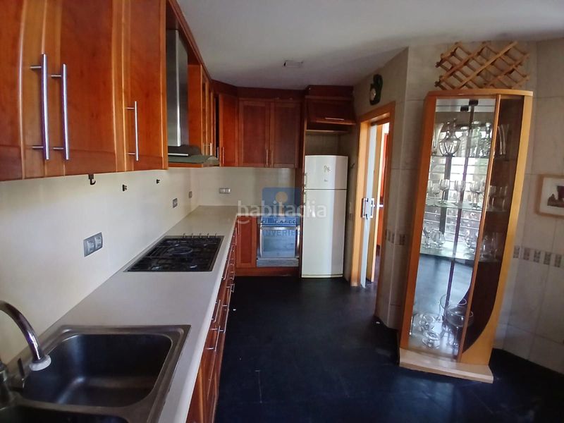 Foto f4a134d7-ded8-4453-be83-011e8f9d9a53. Casa adossada amb calefacció aparcament piscina a Sabadell