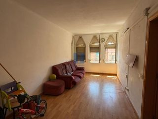 Pis  Alts forns. Luminoso piso de 3 habitaciones con ascensor en montjuic, barcel