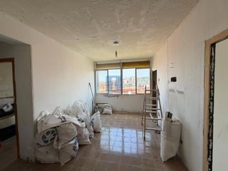 Pis  Buri. Piso para reformar en calle buri, cornellà de llobregat, barcelo