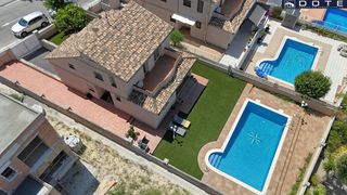 Chalet en Creixell. Perfecto chalet independiente con piscina privada en creixell, c