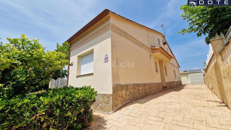 Foto 758f12b6-95cb-40ba-b0fe-a89d92235b0f. Chalet  independiente en planta en el corazón en Creixell