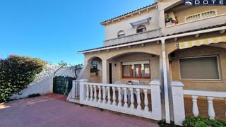 Casa adossada a Creixell. Chalet adosado en les sinies, creixell  costa daurada