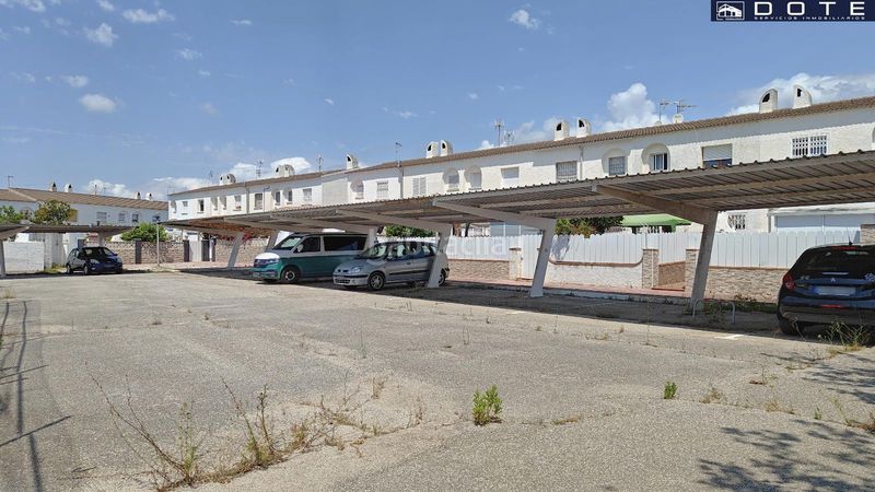 Foto b96786ce-daed-4070-a1ec-0bc6c2fdf119. Casa adossada amb aparcament a Creixell