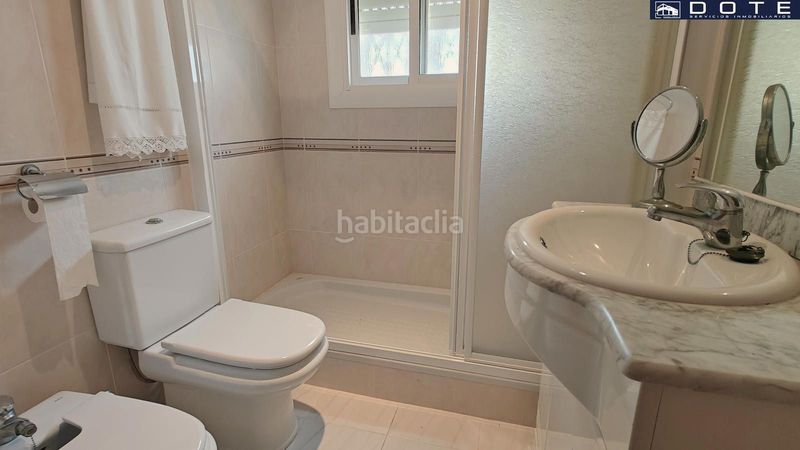 Foto f657fcf1-b795-42fd-9b5f-216ddb17cc15. Casa adossada amb aparcament a Creixell