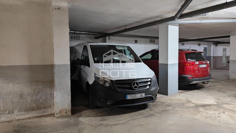 Foto d554f100-e287-4d7f-97ea-f2ede26856bf. Aparcament cotxe a Creixell