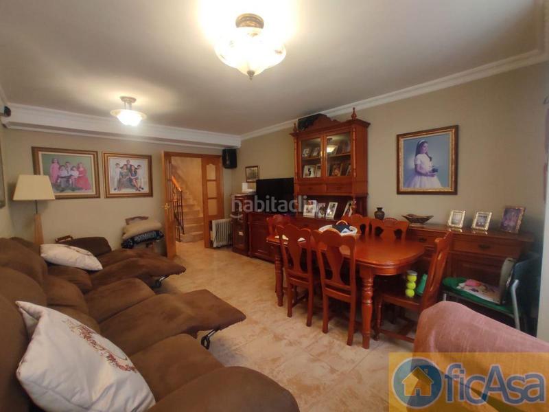 Foto f193757d-8d1d-4b8e-a2bb-b75f6d7f896f. Casa adossada amb aparcament a Avenida Alemania-Italia Villarreal / Vila - real