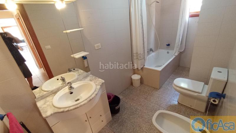 Foto 1085330e-a893-404f-a6a9-491a16fb5cf6. Casa adossada amb aparcament piscina a Heliópolis Benicasim / Benicàssim