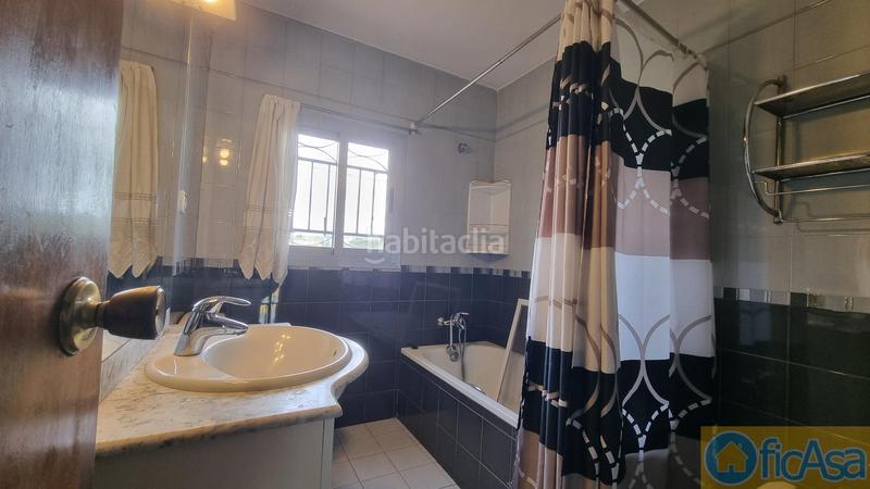 Foto 0c3ee6eb-98ae-4b9e-bc1f-fd26b66f30e4. Haus mit parking in El Grao Castellón de la Plana