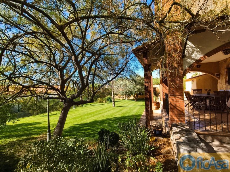 Foto bb506285-8a85-457a-9df3-9336716495b4. Casa amb aparcament piscina a Borriol