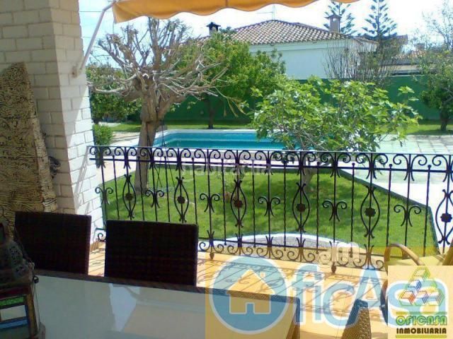 Foto c2411f33-a942-4084-b178-ce77b1991297. Xalet amb calefacció aparcament piscina a El Grao Castellón de la Plana