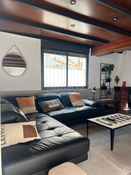 Foto 08d6072d-54d4-41c2-a3b0-c30250be4758. Casa aparellada amb xemeneia calefacció aparcament a Almazora / Almassora