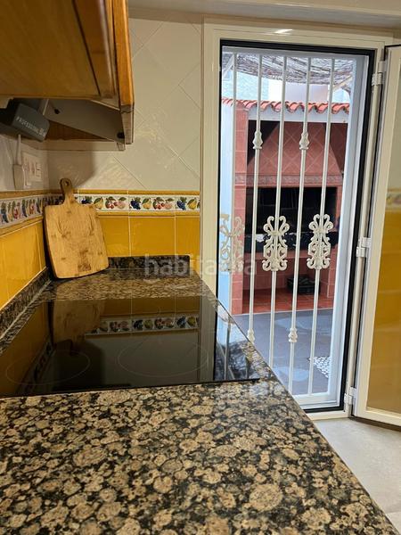 Foto 0fe7fd41-36fc-484d-84ad-19d8e0d173c0. Casa aparellada amb xemeneia calefacció aparcament a Almazora / Almassora