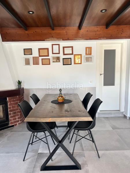 Foto 4df6faea-1639-4fa4-9f16-0746c763e078. Casa aparellada amb xemeneia calefacció aparcament a Almazora / Almassora