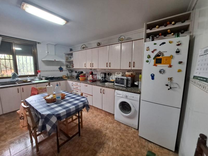 Foto be9a6d70-c1ea-4ea7-b9cf-ef6c5d76f190. Maison avec cheminée chauffage dans Onda