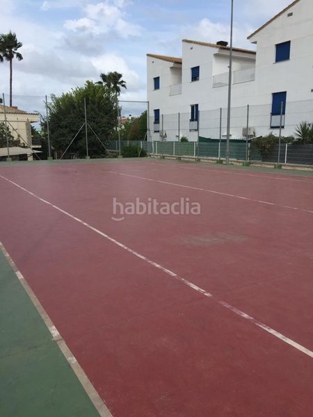 Foto 5271f536-27a7-45a5-88e0-4716b0882d19. Casa adossada amb calefacció aparcament piscina a Almazora / Almassora