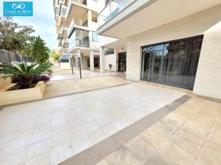Lloguer Local Comercial a Amplaries 17. Local en alquiler en marina dor, 4 dormitorios.