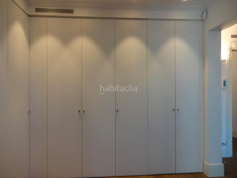 Foto 08981f53-0db6-4ba3-a782-13390f294650. Àtic amb calefacció aparcament a L´Antiga Esquerra de l´Eixample Barcelona