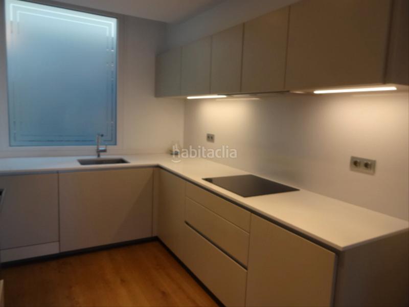 Foto a5ea0327-20de-49e9-bd99-23507cb87f62. Àtic amb calefacció aparcament a L´Antiga Esquerra de l´Eixample Barcelona